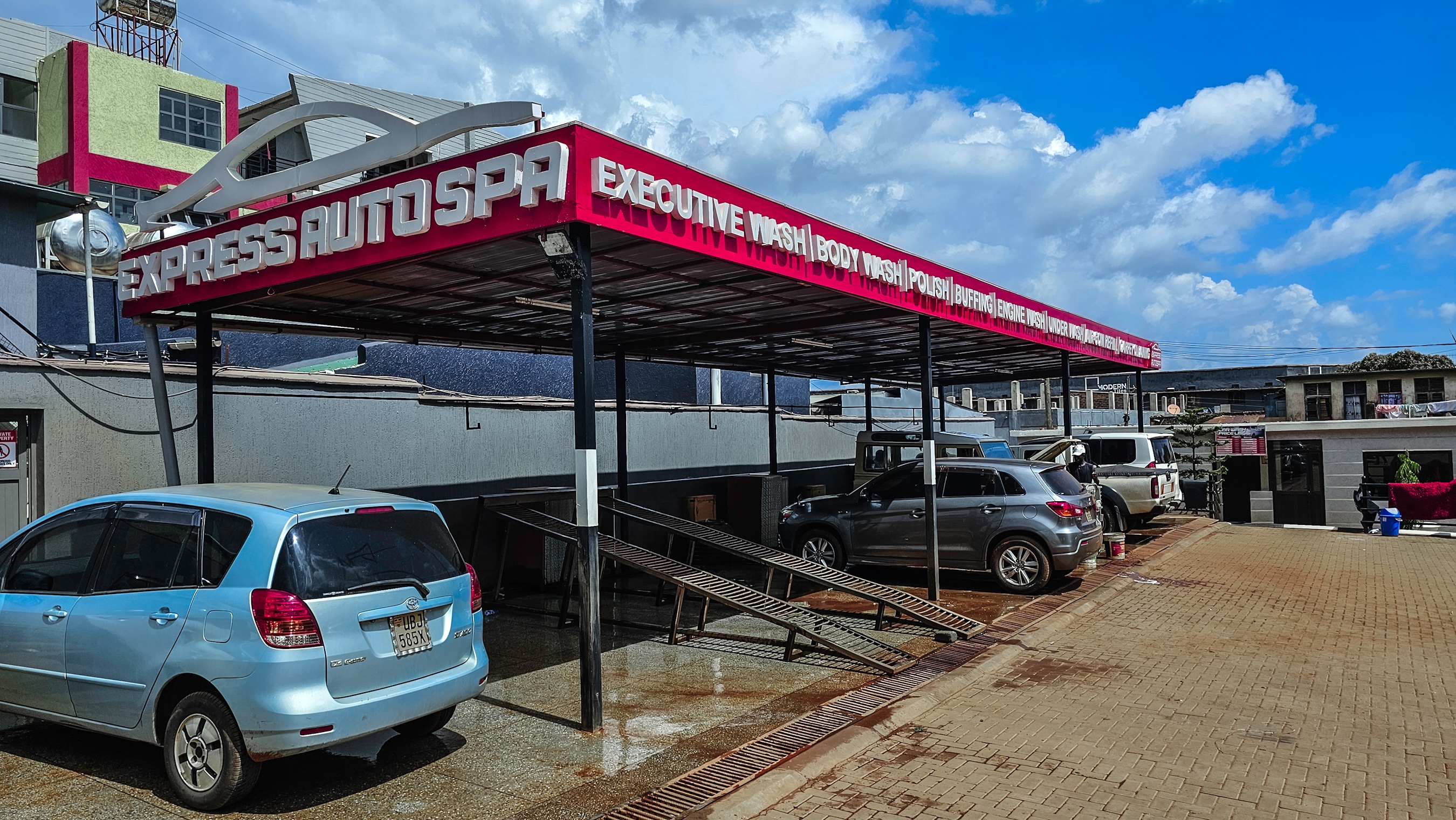 Executive carWash